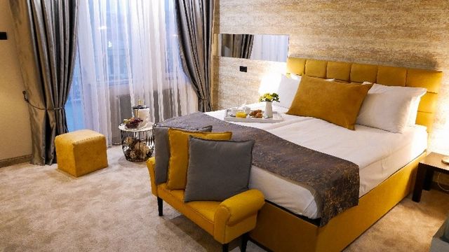 Riverside Boutique Hotel - single gold room